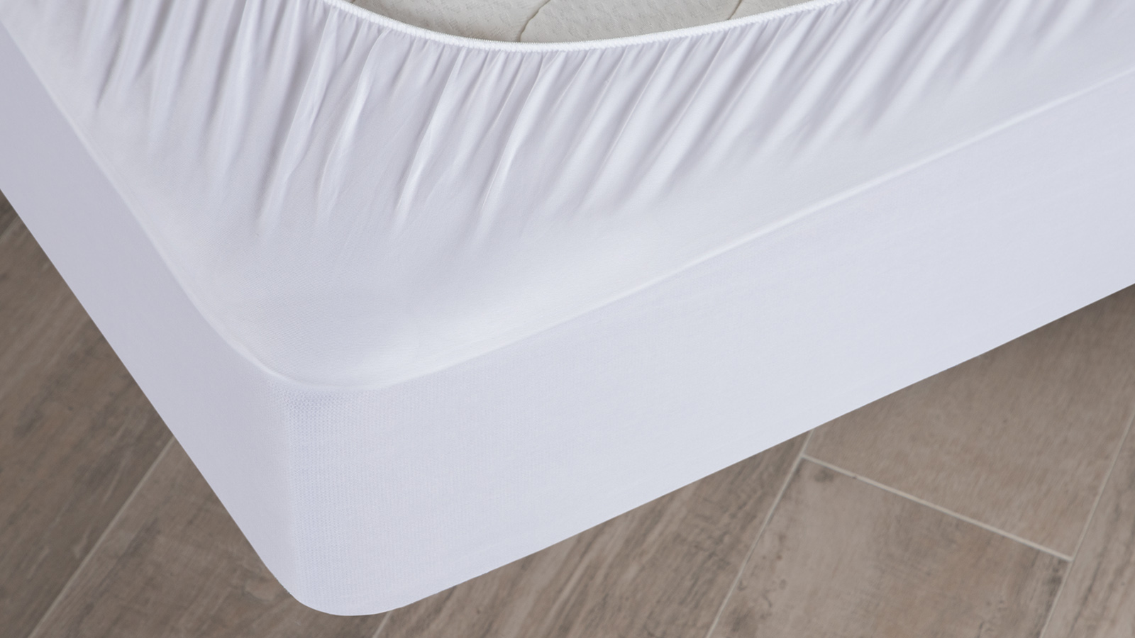 Чехол tencel. Чехол tencel. Чехол tencel. Бирка на матрасе. Чехол на подушку 050*070 protect a bed plush фото.